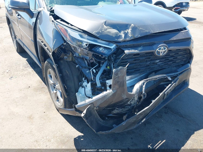 2024 Toyota Rav 4 VIN 2T3MWRFV2RW206890 IAAI salvage auction — RIGHT FRONT, Salvage Title, sold $7,600 on 2026-07-29 (photo 6)