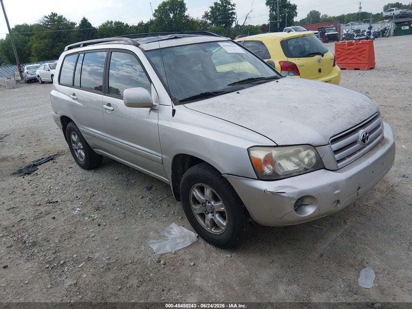2005 Toyota Highlander VIN JTEEP21A950129751 IAAI salvage auction — NORMAL WEAR, Clear (Indiana), sold $675 on 2026-07-28 (photo 1)