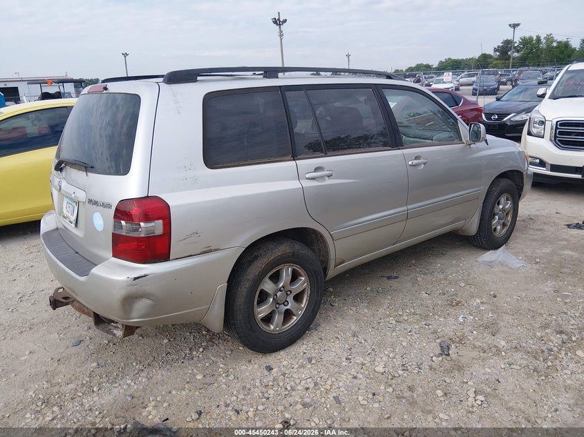 2005 Toyota Highlander VIN JTEEP21A950129751 IAAI salvage auction — NORMAL WEAR, Clear (Indiana), sold $675 on 2026-07-28 (photo 4)