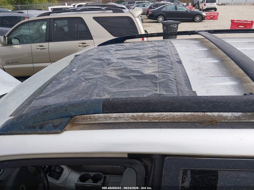 2005 Toyota Highlander VIN JTEEP21A950129751 IAAI salvage auction — NORMAL WEAR, Clear (Indiana), sold $675 on 2026-07-28 (photo 6)