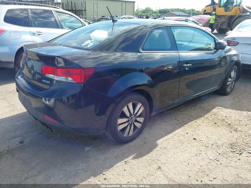 2013 Kia Forte VIN KNAFU6A26D5681773 IAAI salvage auction — NORMAL WEAR, Clear (Michigan), sold $400 on 2026-07-30 (photo 4)