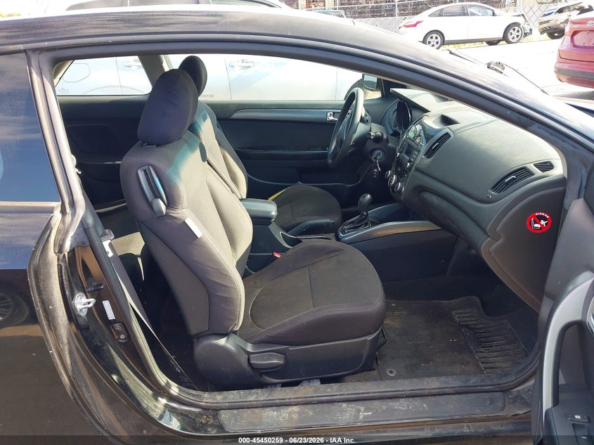 2013 Kia Forte VIN KNAFU6A26D5681773 IAAI salvage auction — NORMAL WEAR, Clear (Michigan), sold $400 on 2026-07-30 (photo 5)