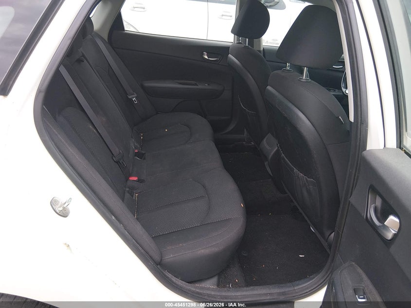 2017 Kia Optima VIN KNAGT4LE2H5019021 IAAI salvage auction — NORMAL WEAR, Original (Ohio), sold $1,000 on 2026-07-15 (photo 8)