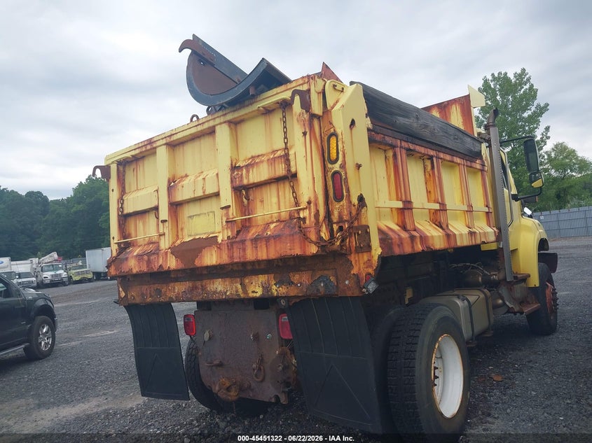 2011 Freightliner M2 106 VIN 1FVDC3BS5BHAY4045 IAAI salvage auction — NORMAL WEAR, Sf97 (New Jersey), sold $25 on 2026-07-21 (photo 4)
