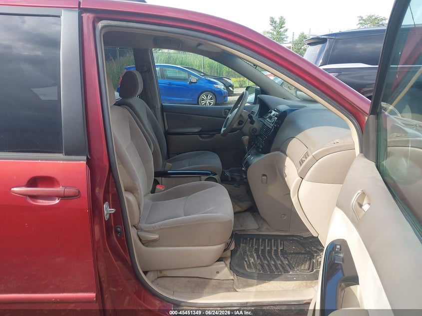 2005 Toyota Sienna VIN 5TDZA23C25S241424 IAAI salvage auction — NORMAL WEAR, Clear (Illinois), sold $550 on 2026-07-29 (photo 5)