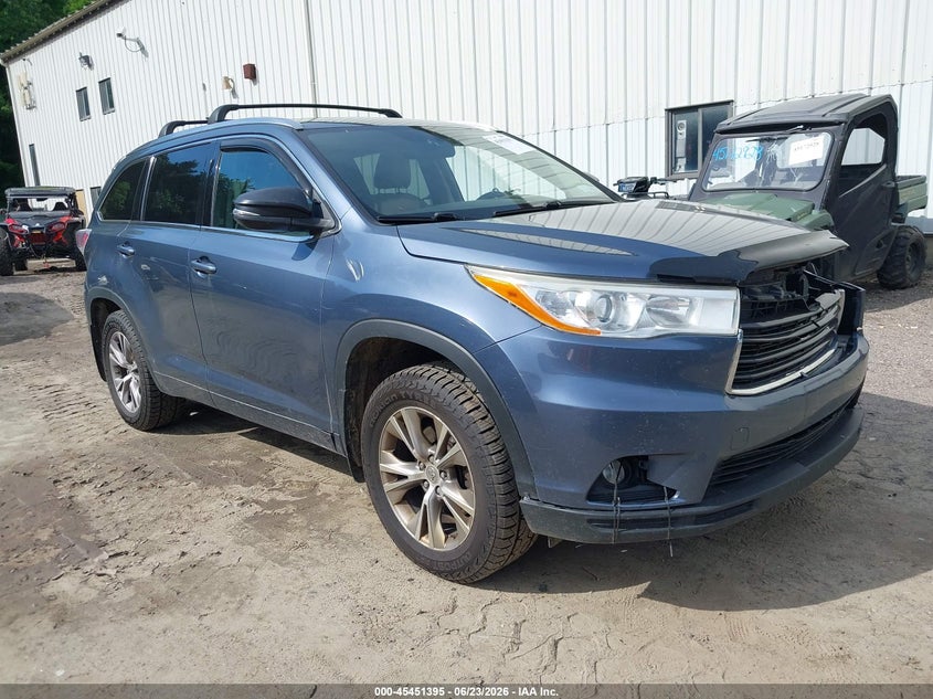 2015 Toyota Highlander VIN 5TDJKRFH8FS102622 IAAI salvage auction — FRONT END, Salvage Title, sold $6,000 on 2026-07-15 (photo 1)