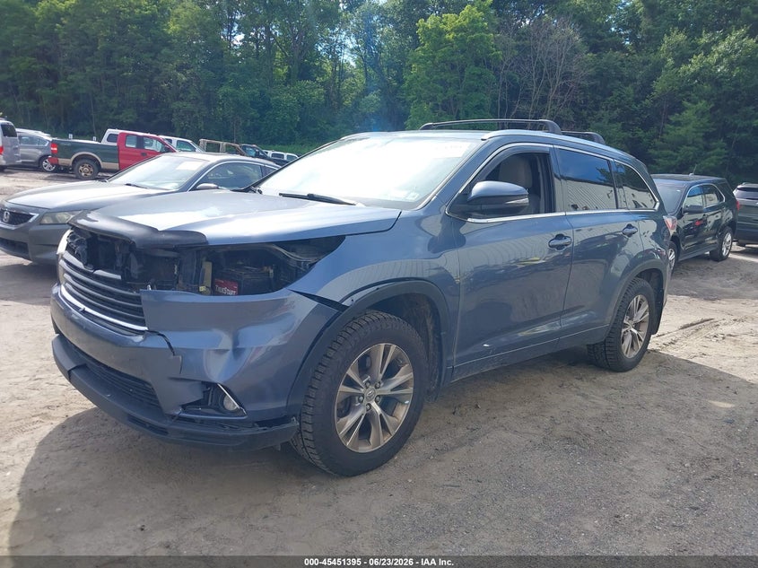 2015 Toyota Highlander VIN 5TDJKRFH8FS102622 IAAI salvage auction — FRONT END, Salvage Title, sold $6,000 on 2026-07-15 (photo 2)