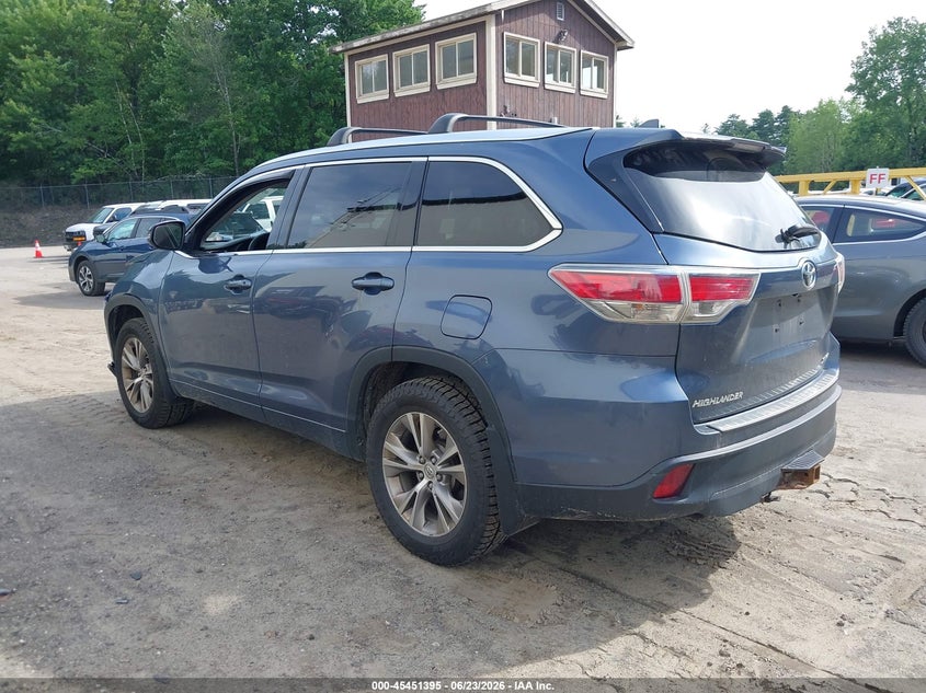 2015 Toyota Highlander VIN 5TDJKRFH8FS102622 IAAI salvage auction — FRONT END, Salvage Title, sold $6,000 on 2026-07-15 (photo 3)