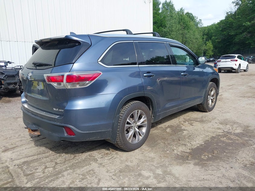 2015 Toyota Highlander VIN 5TDJKRFH8FS102622 IAAI salvage auction — FRONT END, Salvage Title, sold $6,000 on 2026-07-15 (photo 4)