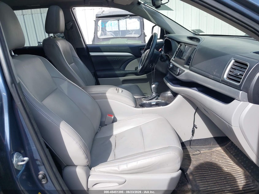 2015 Toyota Highlander VIN 5TDJKRFH8FS102622 IAAI salvage auction — FRONT END, Salvage Title, sold $6,000 on 2026-07-15 (photo 5)