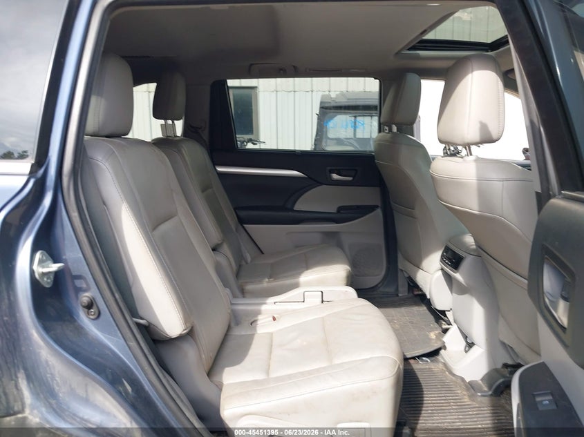2015 Toyota Highlander VIN 5TDJKRFH8FS102622 IAAI salvage auction — FRONT END, Salvage Title, sold $6,000 on 2026-07-15 (photo 8)