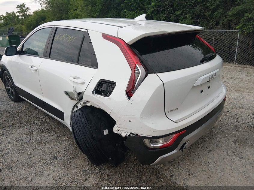 2024 Kia Niro VIN KNDCP3LE1R5119323 IAAI salvage auction — FRONT END, Salvage Title, sold $8,575 on 2026-08-18 (photo 3)