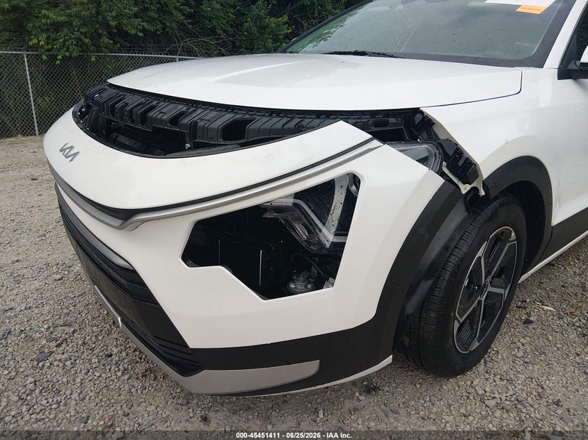 2024 Kia Niro VIN KNDCP3LE1R5119323 IAAI salvage auction — FRONT END, Salvage Title, sold $8,575 on 2026-08-18 (photo 6)