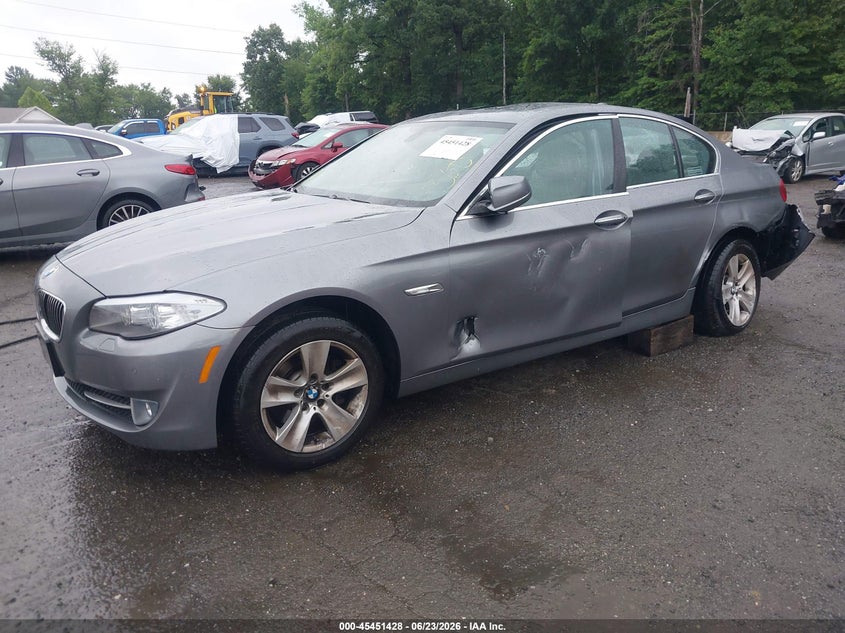 2013 BMW 5er VIN WBAXH5C50DD110215 IAAI salvage auction — LEFT SIDE, Salvage - Greater Than 75% (Maryland), sold $850 on 2026-07-29 (photo 2)
