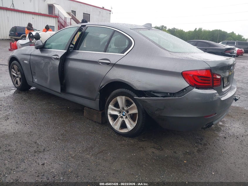 2013 BMW 5er VIN WBAXH5C50DD110215 IAAI salvage auction — LEFT SIDE, Salvage - Greater Than 75% (Maryland), sold $850 on 2026-07-29 (photo 3)