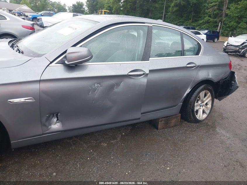 2013 BMW 5er VIN WBAXH5C50DD110215 IAAI salvage auction — LEFT SIDE, Salvage - Greater Than 75% (Maryland), sold $850 on 2026-07-29 (photo 6)