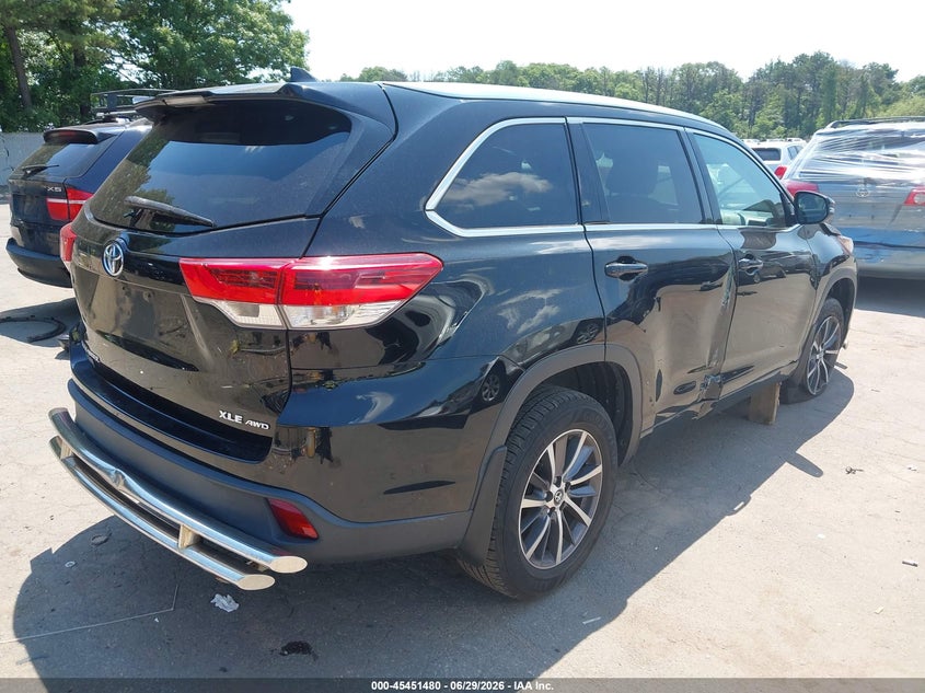 2017 Toyota Highlander VIN 5TDJZRFH2HS361346 IAAI salvage auction — SIDE, Salvage Title, sold $7,000 on 2026-08-02 (photo 4)