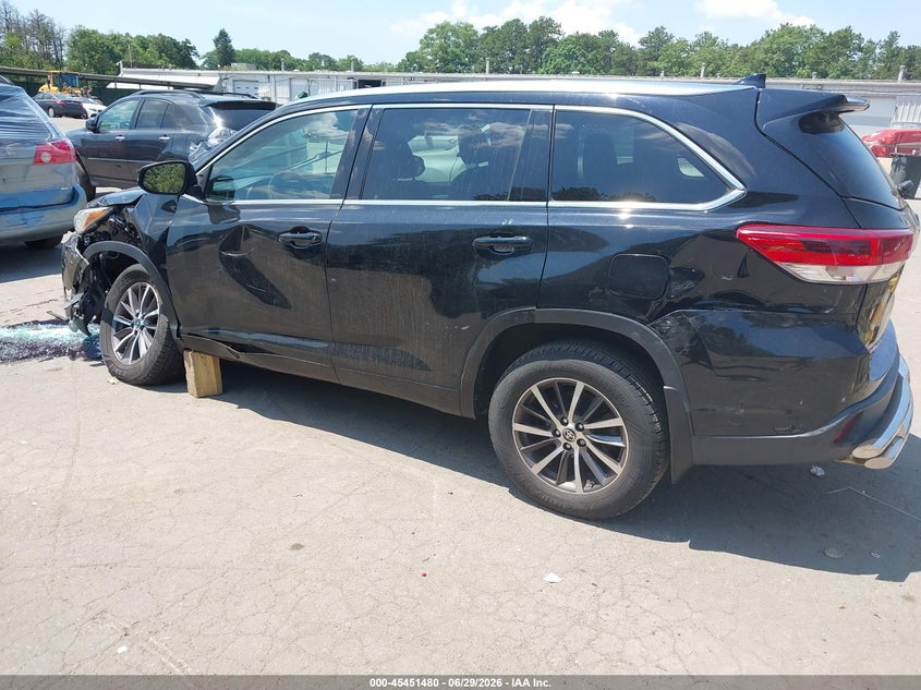 2017 Toyota Highlander VIN 5TDJZRFH2HS361346 IAAI salvage auction — SIDE, Salvage Title, sold $7,000 on 2026-08-02 (photo 6)