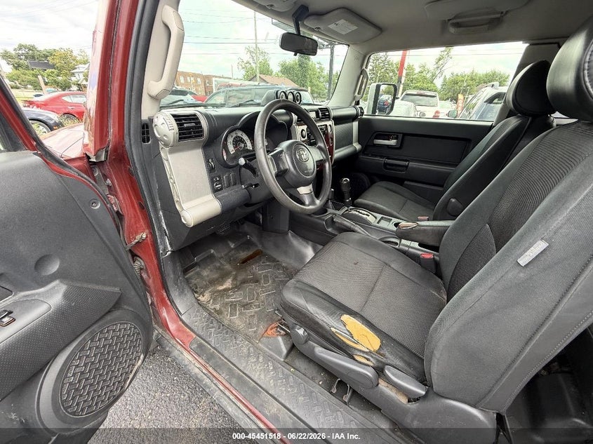 2008 Toyota Fj cruiser VIN JTEBU11F68K030590 IAAI salvage auction — NORMAL WEAR, Clear (Illinois), sold $2,600 on 2026-07-29 (photo 5)