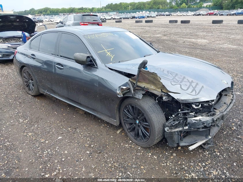 2020 BMW 3er VIN WBA5U7C04LFH07487 IAAI salvage auction — FRONT END, Wait Title, sold $11,100 on 2026-08-18 (photo 1)