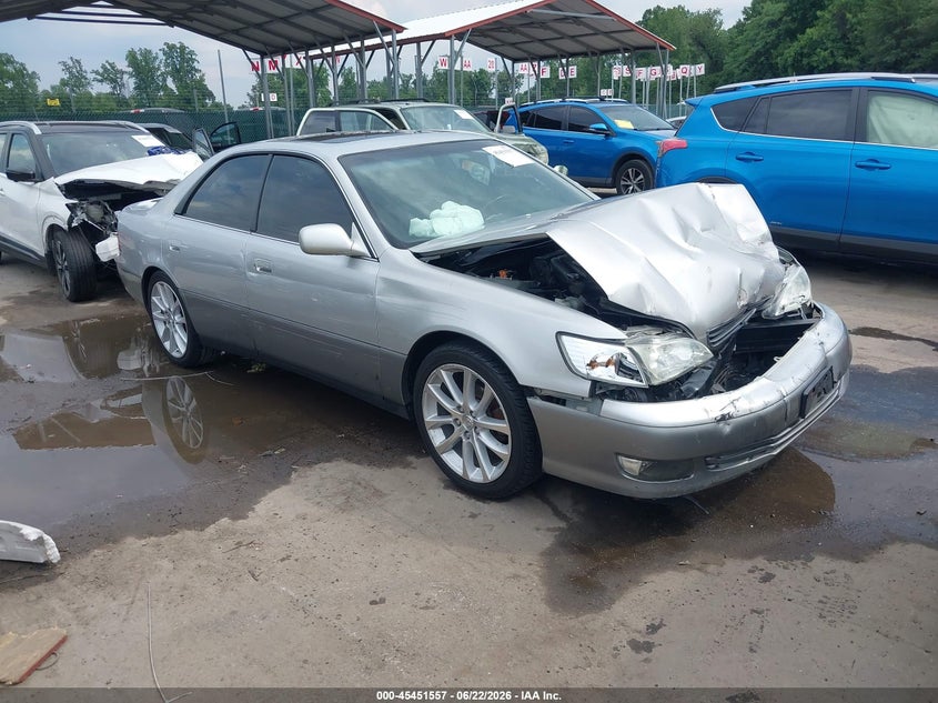 2000 Lexus ES VIN JT8BF28G2Y5075218 IAAI salvage auction — FRONT END, Salvage - Greater Than 75% (Maryland), sold $25 on 2026-07-30 (photo 1)