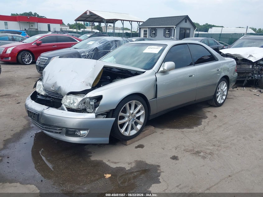 2000 Lexus ES VIN JT8BF28G2Y5075218 IAAI salvage auction — FRONT END, Salvage - Greater Than 75% (Maryland), sold $25 on 2026-07-30 (photo 2)