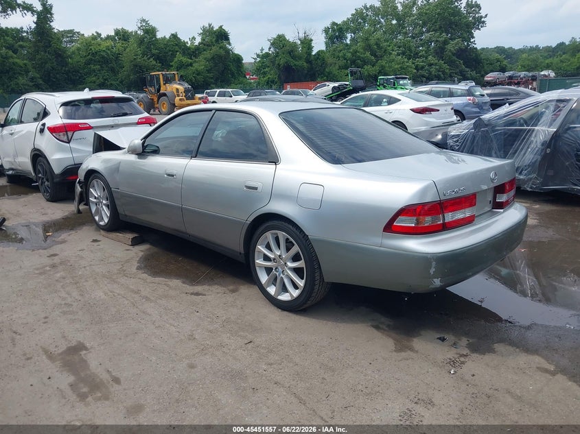 2000 Lexus ES VIN JT8BF28G2Y5075218 IAAI salvage auction — FRONT END, Salvage - Greater Than 75% (Maryland), sold $25 on 2026-07-30 (photo 3)