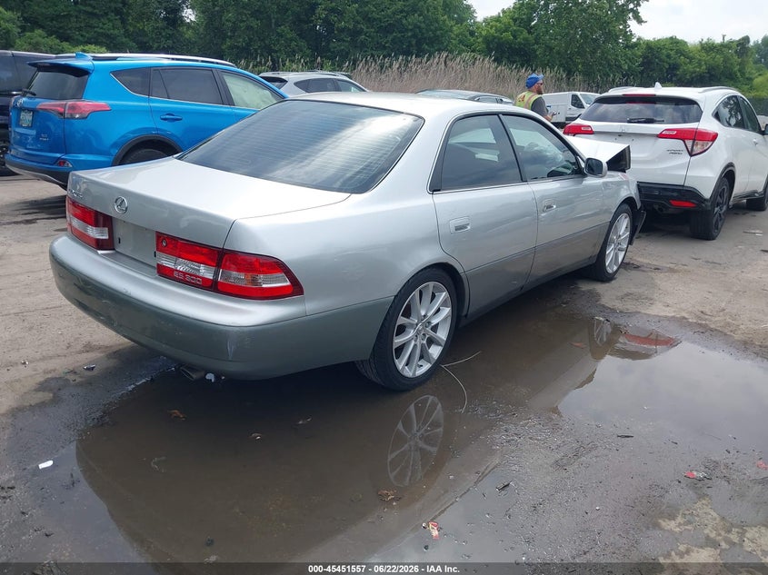 2000 Lexus ES VIN JT8BF28G2Y5075218 IAAI salvage auction — FRONT END, Salvage - Greater Than 75% (Maryland), sold $25 on 2026-07-30 (photo 4)