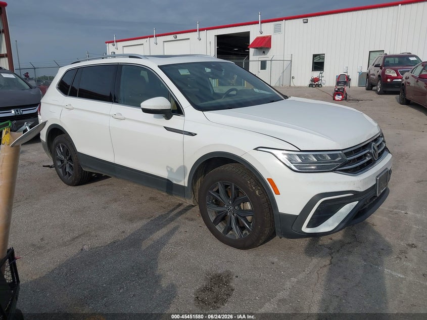 2022 Volkswagen Tiguan VIN 3VV2B7AX7NM164911 IAAI salvage auction — LEFT SIDE, Salvage Title, sold $7,750 on 2026-08-25 (photo 1)