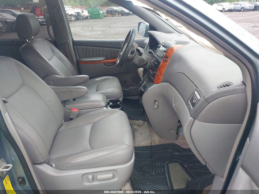 2008 Toyota Sienna VIN 5TDZK22C08S205220 IAAI salvage auction — RIGHT SIDE, Salvage (New Jersey), sold $1,300 on 2026-07-29 (photo 5)