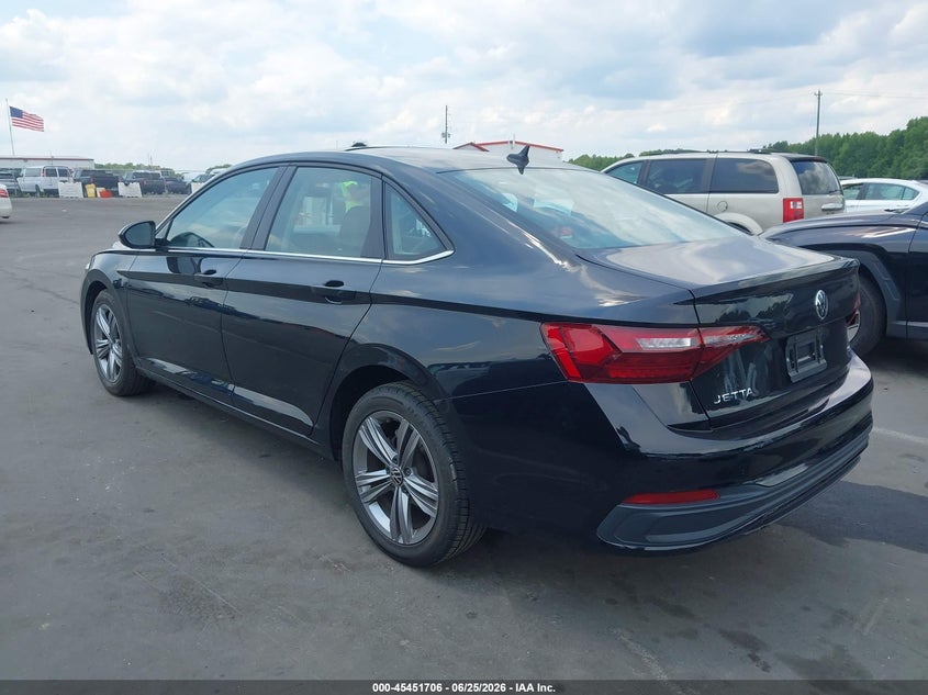 2024 Volkswagen Jetta VIN 3VW7M7BU8RM029233 IAAI salvage auction — RIGHT SIDE, Salvage Title, sold $4,000 on 2026-08-09 (photo 3)