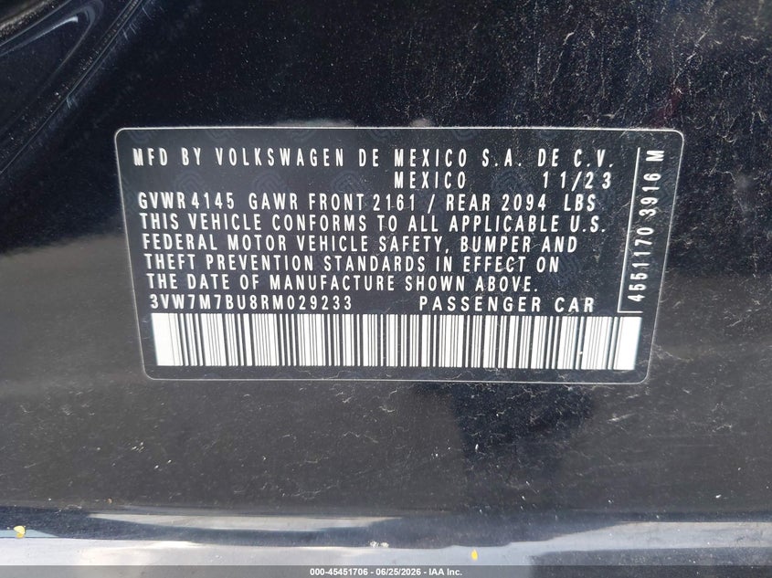 2024 Volkswagen Jetta VIN 3VW7M7BU8RM029233 IAAI salvage auction — RIGHT SIDE, Salvage Title, sold $4,000 on 2026-08-09 (photo 9)