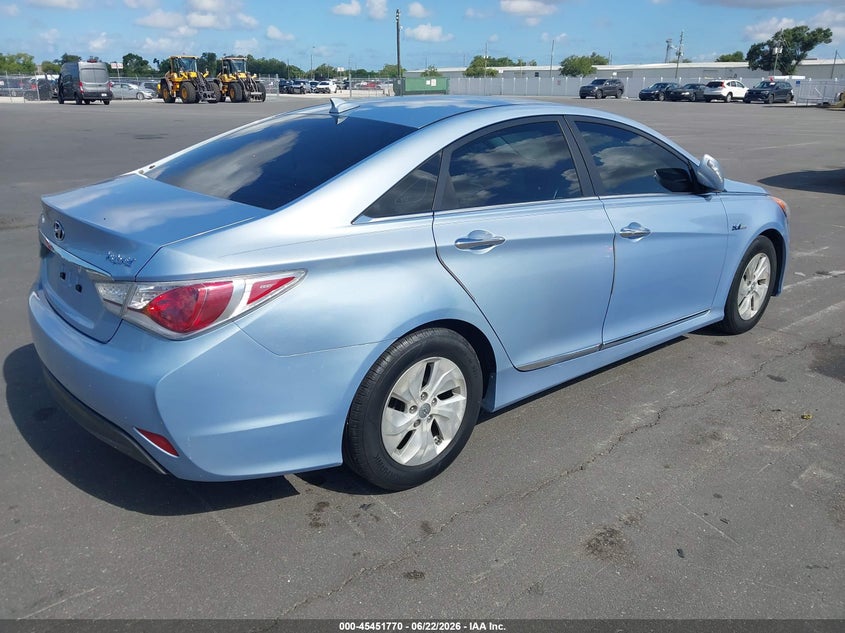 2015 Hyundai Sonata hybrid VIN KMHEC4A43FA124929 IAAI salvage auction — NORMAL WEAR, Clear (Florida), sold $925 on 2026-07-20 (photo 4)
