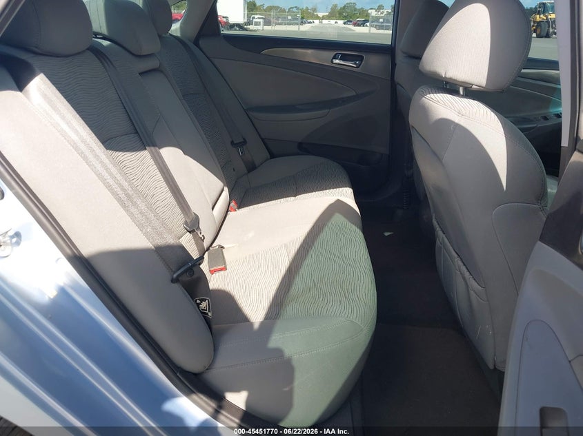 2015 Hyundai Sonata hybrid VIN KMHEC4A43FA124929 IAAI salvage auction — NORMAL WEAR, Clear (Florida), sold $925 on 2026-07-20 (photo 8)