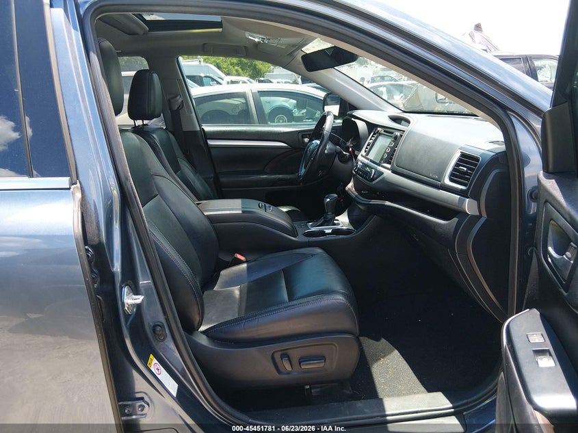 2018 Toyota Highlander VIN 5TDKZRFH4JS272081 IAAI salvage auction — FRONT END, Clear (Tennessee), sold $7,600 on 2026-07-23 (photo 5)