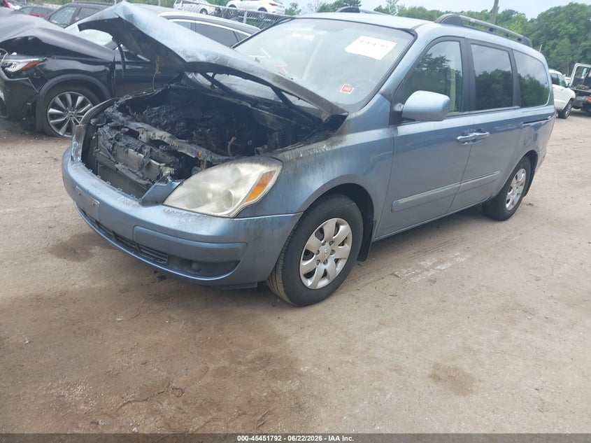 2008 Hyundai Entourage VIN KNDMC233086052862 IAAI salvage auction — ENGINE BURN, Salvage (Rhode Island), sold $25 on 2026-07-28 (photo 2)
