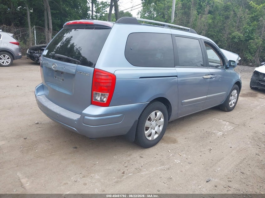 2008 Hyundai Entourage VIN KNDMC233086052862 IAAI salvage auction — ENGINE BURN, Salvage (Rhode Island), sold $25 on 2026-07-28 (photo 4)