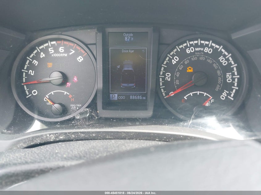 2018 Toyota Tacoma VIN 5TFRX5GN9JX124696 IAAI salvage auction — LEFT SIDE, Salvage Title, sold $5,700 on 2026-08-01 (photo 7)