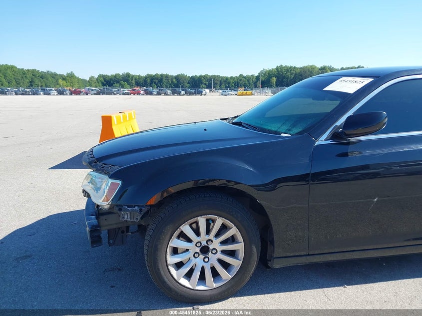 2013 Chrysler 300 VIN 2C3CCAAG9DH722899 IAAI salvage auction — FRONT END, Salvage Title, sold $750 on 2026-07-29 (photo 6)