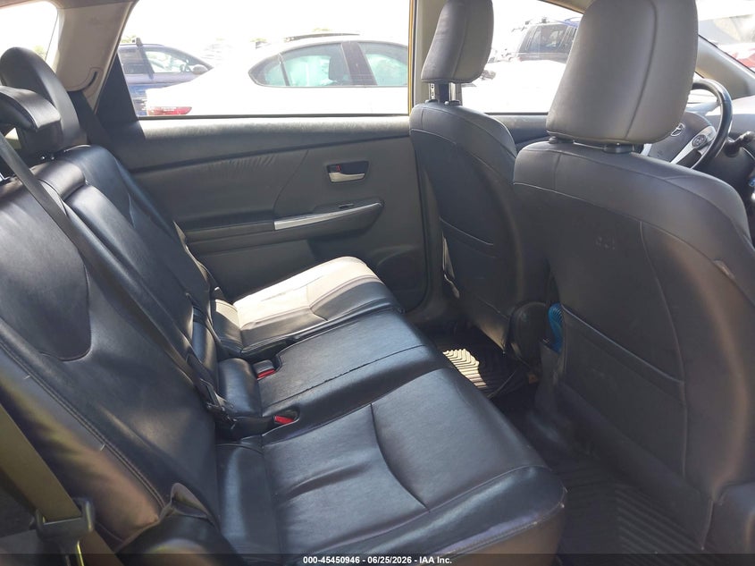 2013 Toyota Prius v VIN JTDZN3EUXD3226590 IAAI salvage auction — NORMAL WEAR, Clear (New York), sold $1,850 on 2026-07-28 (photo 8)