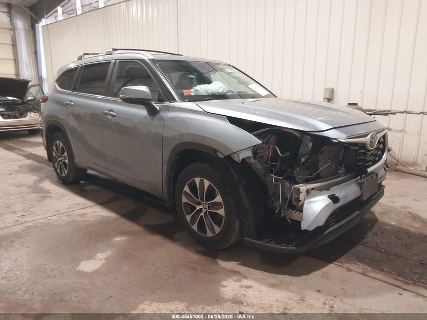 2024 Toyota Highlander VIN 5TDKDRBHXRS567007 IAAI salvage auction — FRONT END, Salvage (Minnesota), sold $12,400 on 2026-08-22 (photo 1)