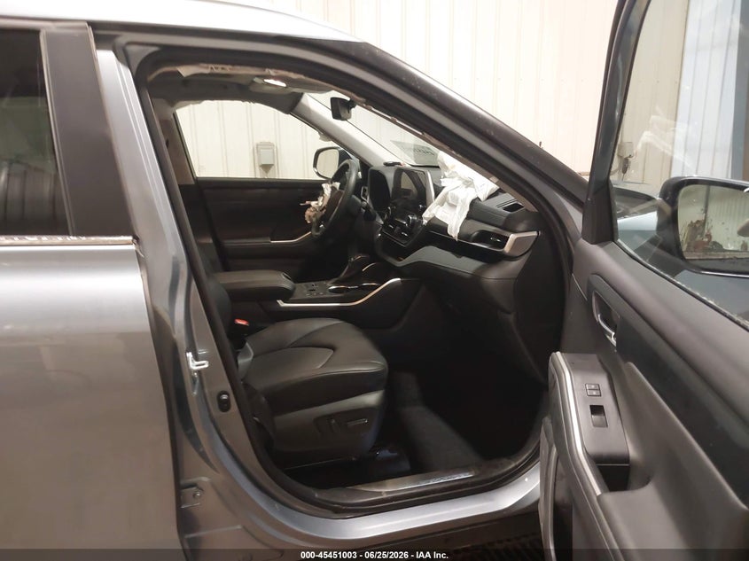 2024 Toyota Highlander VIN 5TDKDRBHXRS567007 IAAI salvage auction — FRONT END, Salvage (Minnesota), sold $12,400 on 2026-08-22 (photo 5)