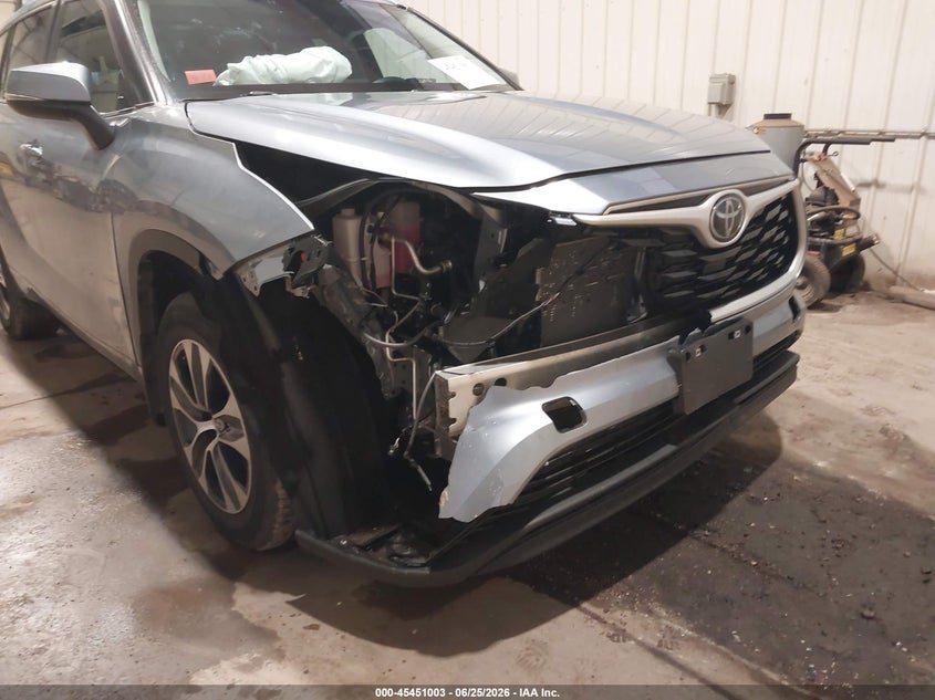 2024 Toyota Highlander VIN 5TDKDRBHXRS567007 IAAI salvage auction — FRONT END, Salvage (Minnesota), sold $12,400 on 2026-08-22 (photo 6)