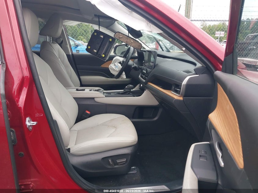 2025 Toyota Highlander VIN 5TDAAAB51SS074527 IAAI salvage auction — FRONT END, Salvage Title, sold $14,100 on 2026-07-27 (photo 5)