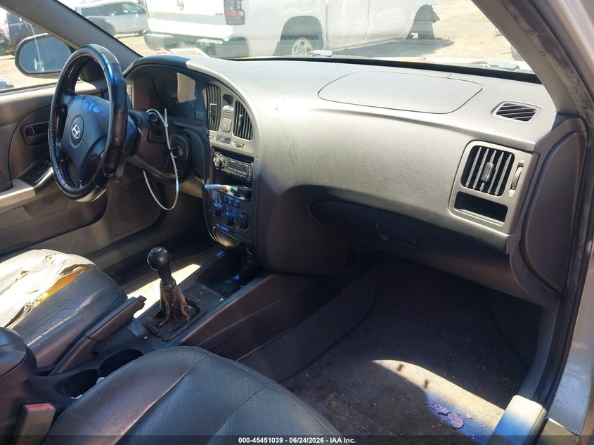 2004 Hyundai Elantra VIN KMHDN56D34U121447 IAAI salvage auction — LEFT FRONT, Clear (New York), sold $425 on 2026-07-14 (photo 5)