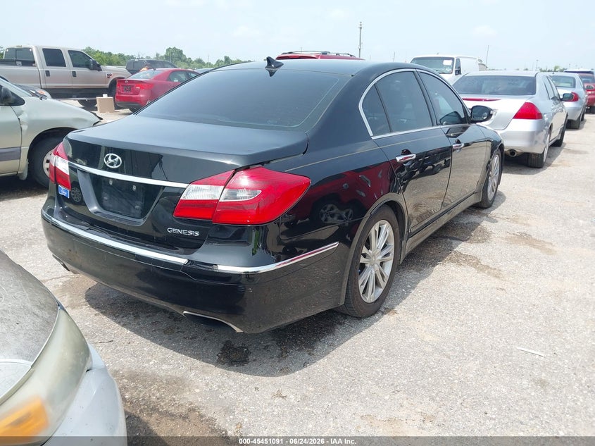 2013 Hyundai Genesis VIN KMHGC4DD2DU229414 IAAI salvage auction — NORMAL WEAR, Original (Texas), sold $1,775 on 2026-07-15 (photo 4)