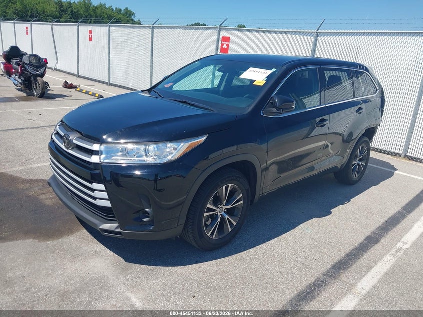 2018 Toyota Highlander VIN 5TDZARFH2JS032873 IAAI salvage auction — REAR END, Salvage Title, sold $5,100 on 2026-08-01 (photo 2)