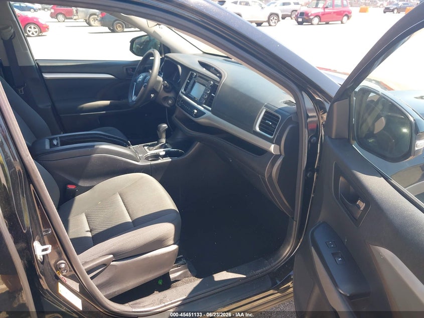 2018 Toyota Highlander VIN 5TDZARFH2JS032873 IAAI salvage auction — REAR END, Salvage Title, sold $5,100 on 2026-08-01 (photo 5)
