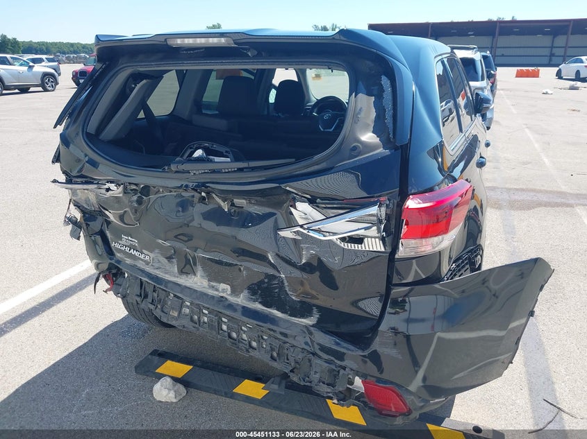 2018 Toyota Highlander VIN 5TDZARFH2JS032873 IAAI salvage auction — REAR END, Salvage Title, sold $5,100 on 2026-08-01 (photo 6)