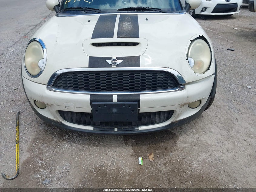 2009 Mini Cooper VIN WMWMF73569TW81600 IAAI salvage auction — NORMAL WEAR, Clear (Kansas), sold $575 on 2026-08-19 (photo 6)